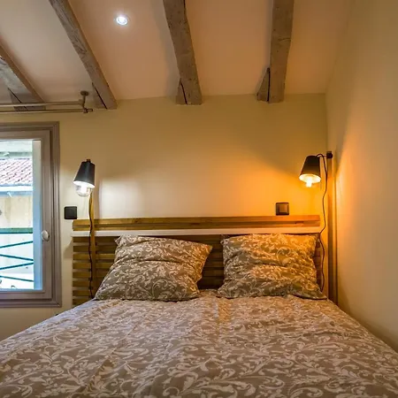 Vieille Neuf Et Cosy, Deux Chambres, 6 Couchages Ницца