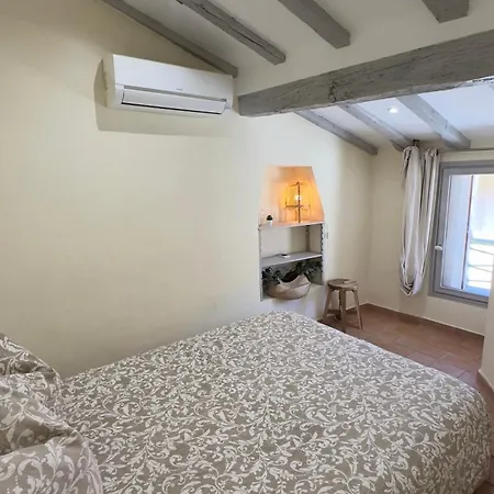 Vieille Neuf Et Cosy, Deux Chambres, 6 Couchages *