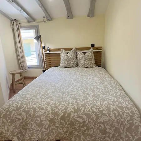 Vieille Neuf Et Cosy, Deux Chambres, 6 Couchages Apartment